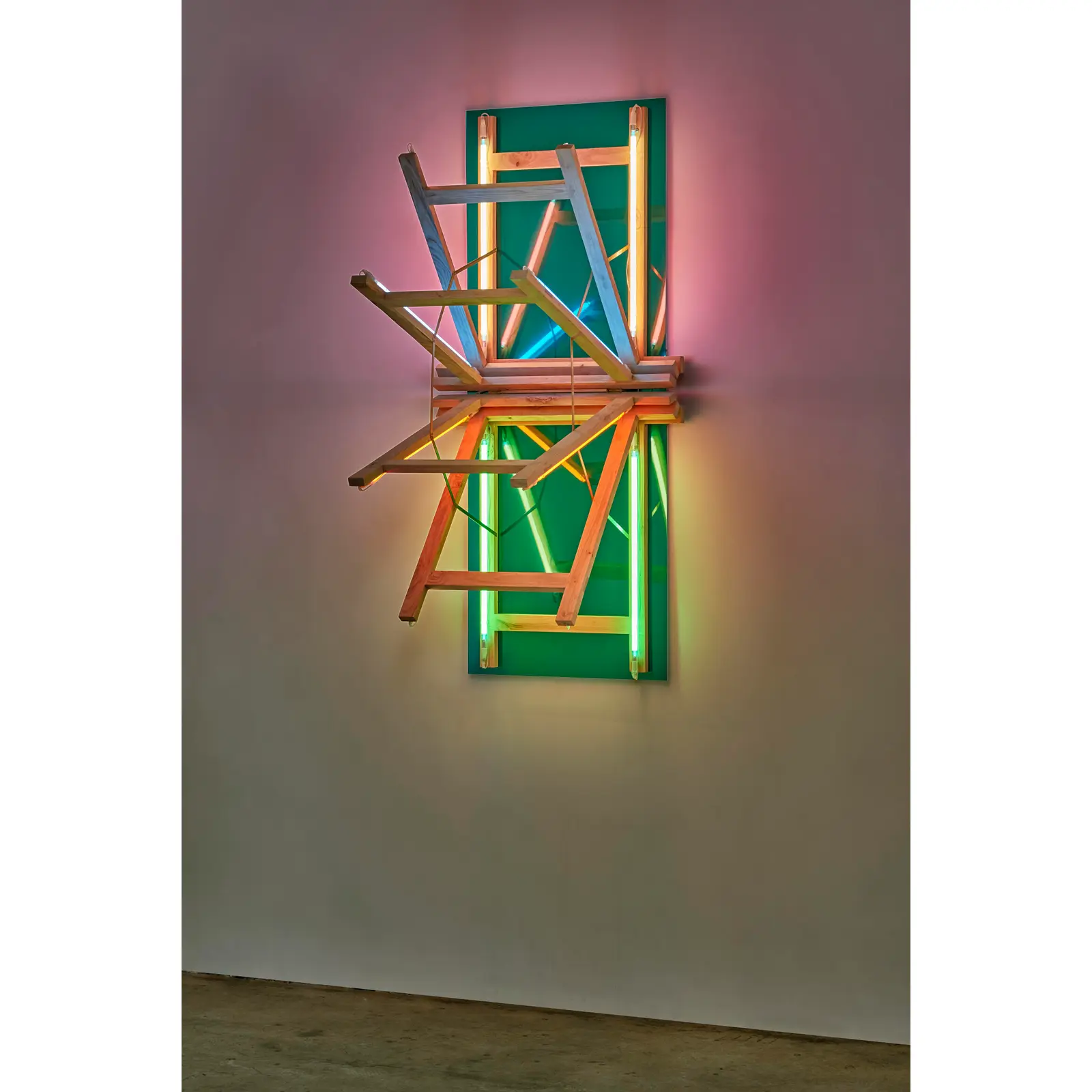 Tresle Dazzle Wall