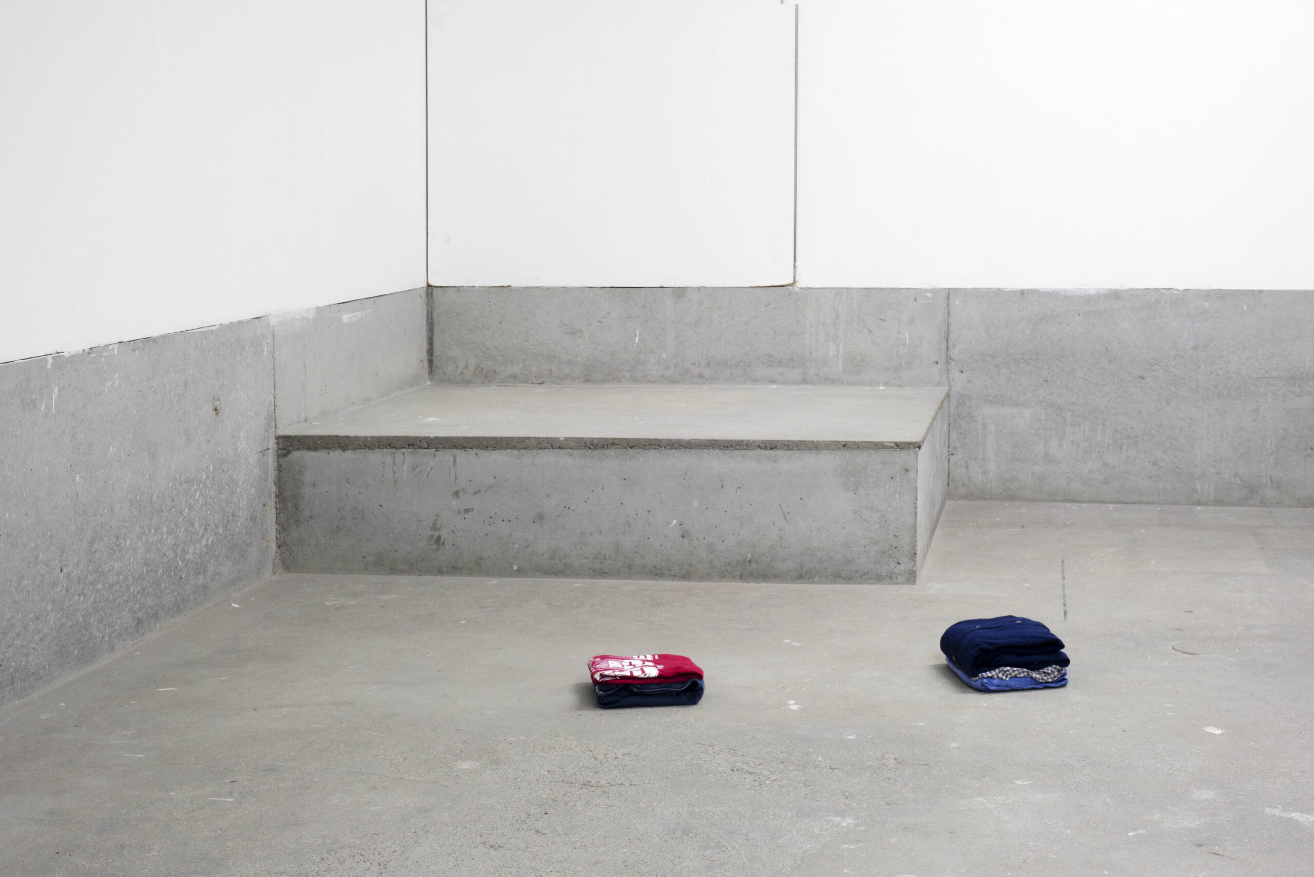 Machteld's clothes and Émile's smell, Émile's clothes and Marjolein's smell, 2022, 25 x 20 x 15 cm