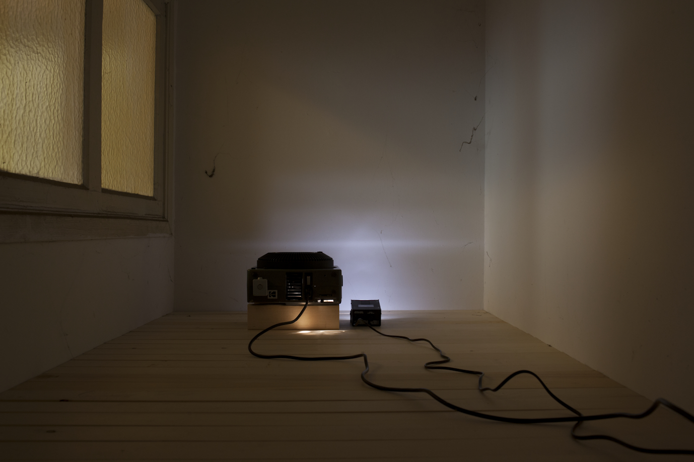 Dialogue between Slideprojector and Stroboscope.