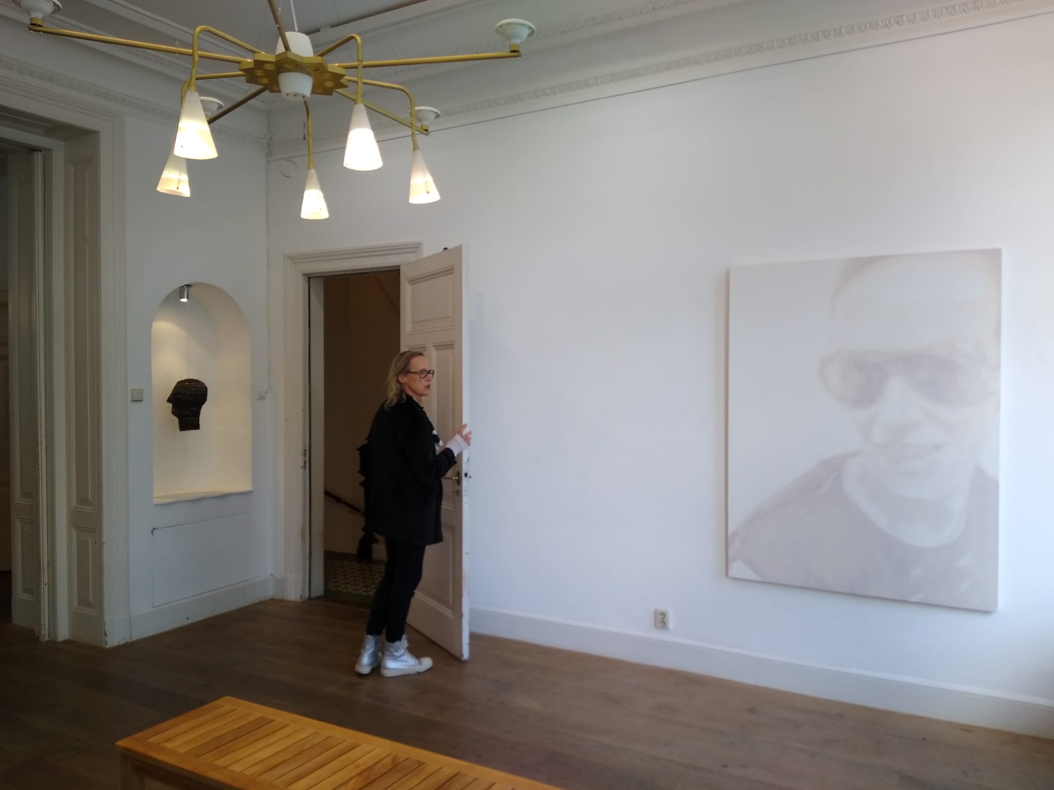 tentoonstelling bij Maaskoe, 2021 met schilderij Glam 01