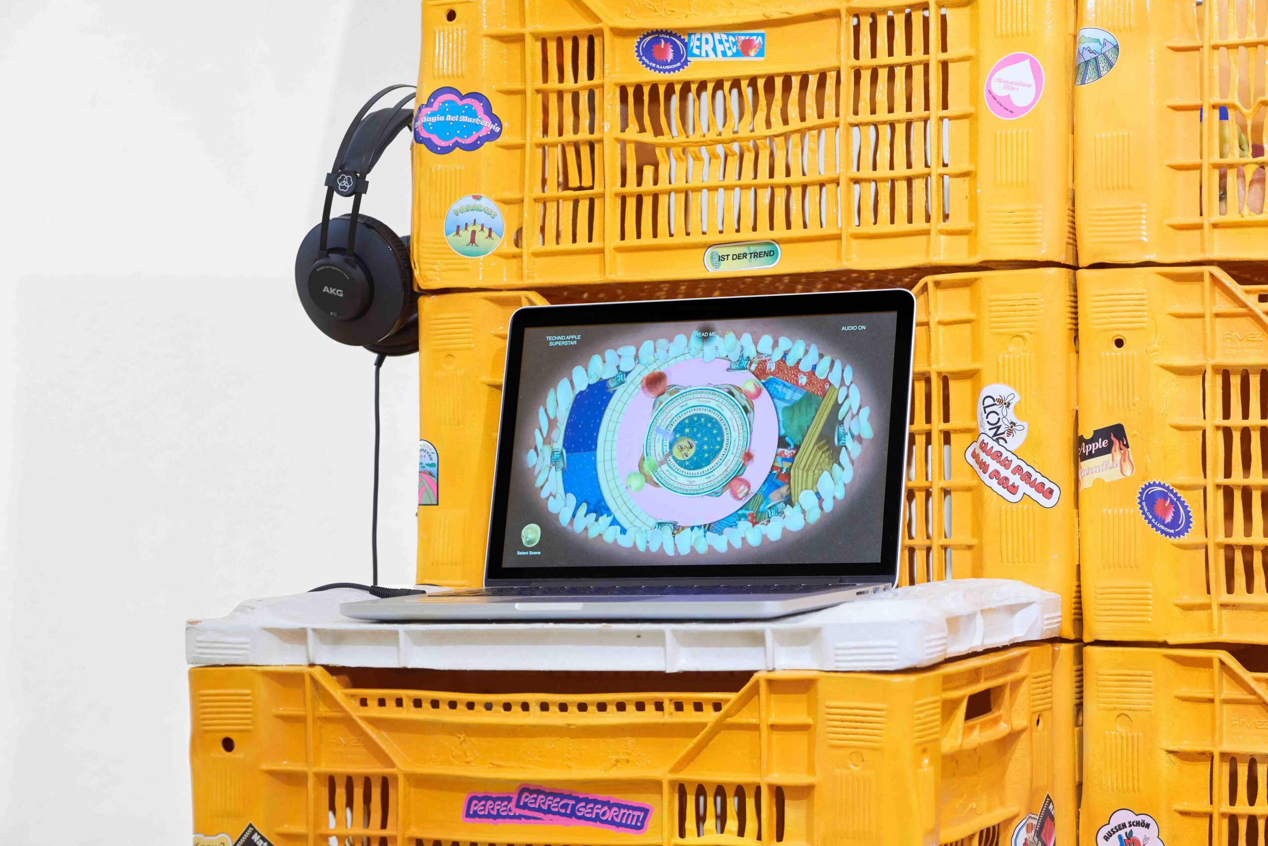 Techno Apple Superstar