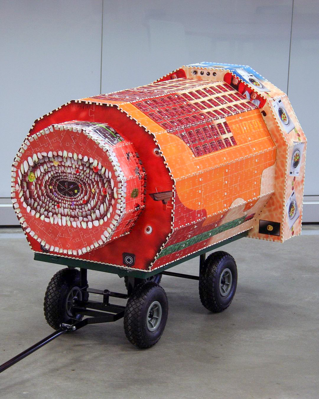 Techno Apple Superstar– The Farming Horror Puzzle