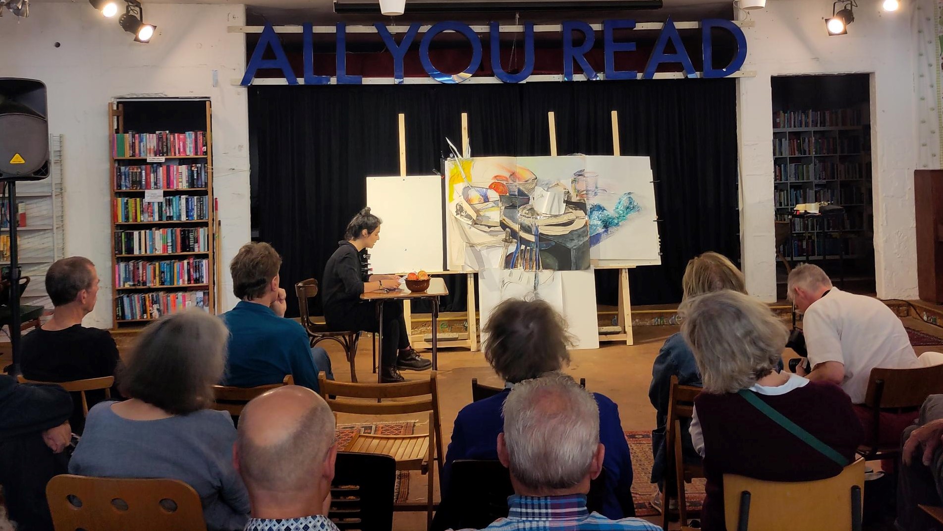 Traveling between my sketchbook and my notebook