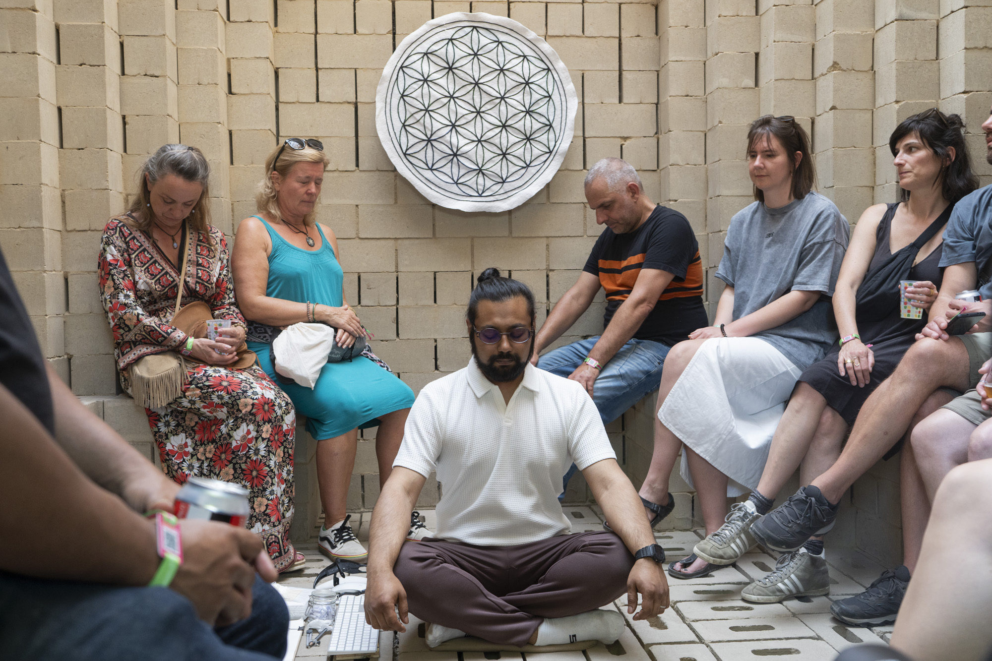 (Per)Sonifying the Universal Mind