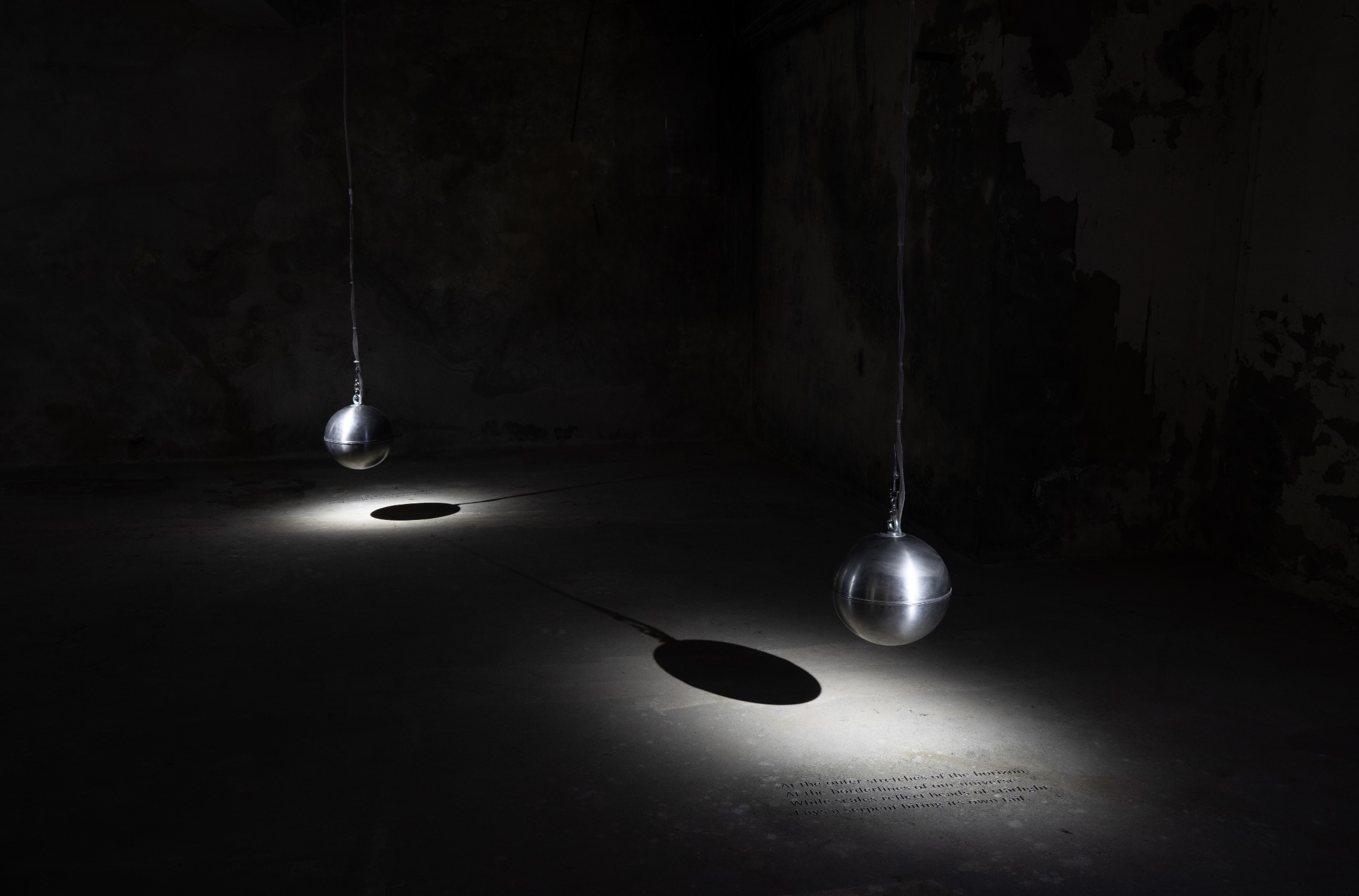 Light follows three different paths to reach us (2026)