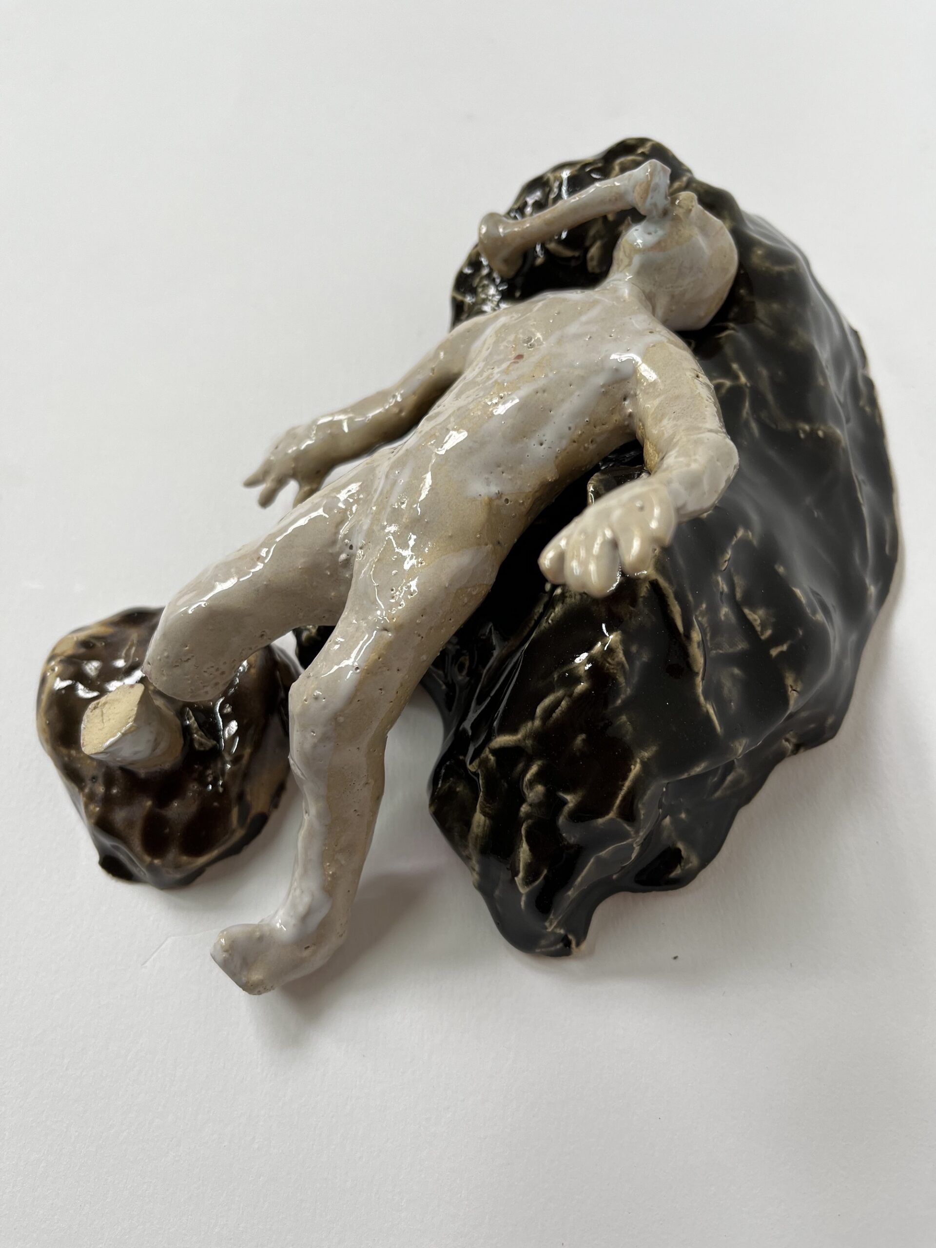 Fallen man, 2023, steengoed, 20cm