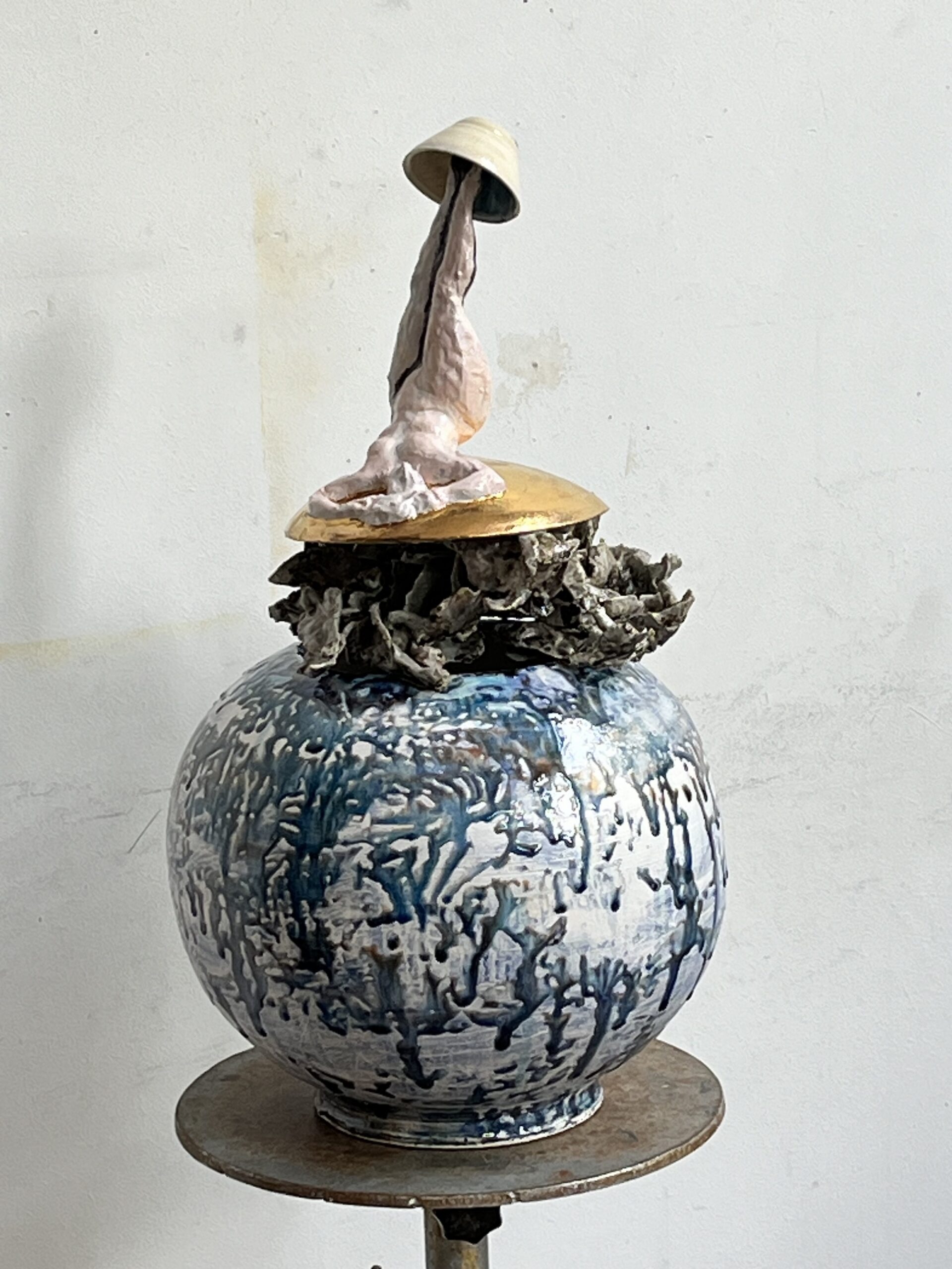 Playing with colours, 2023, steengoed, 35cm