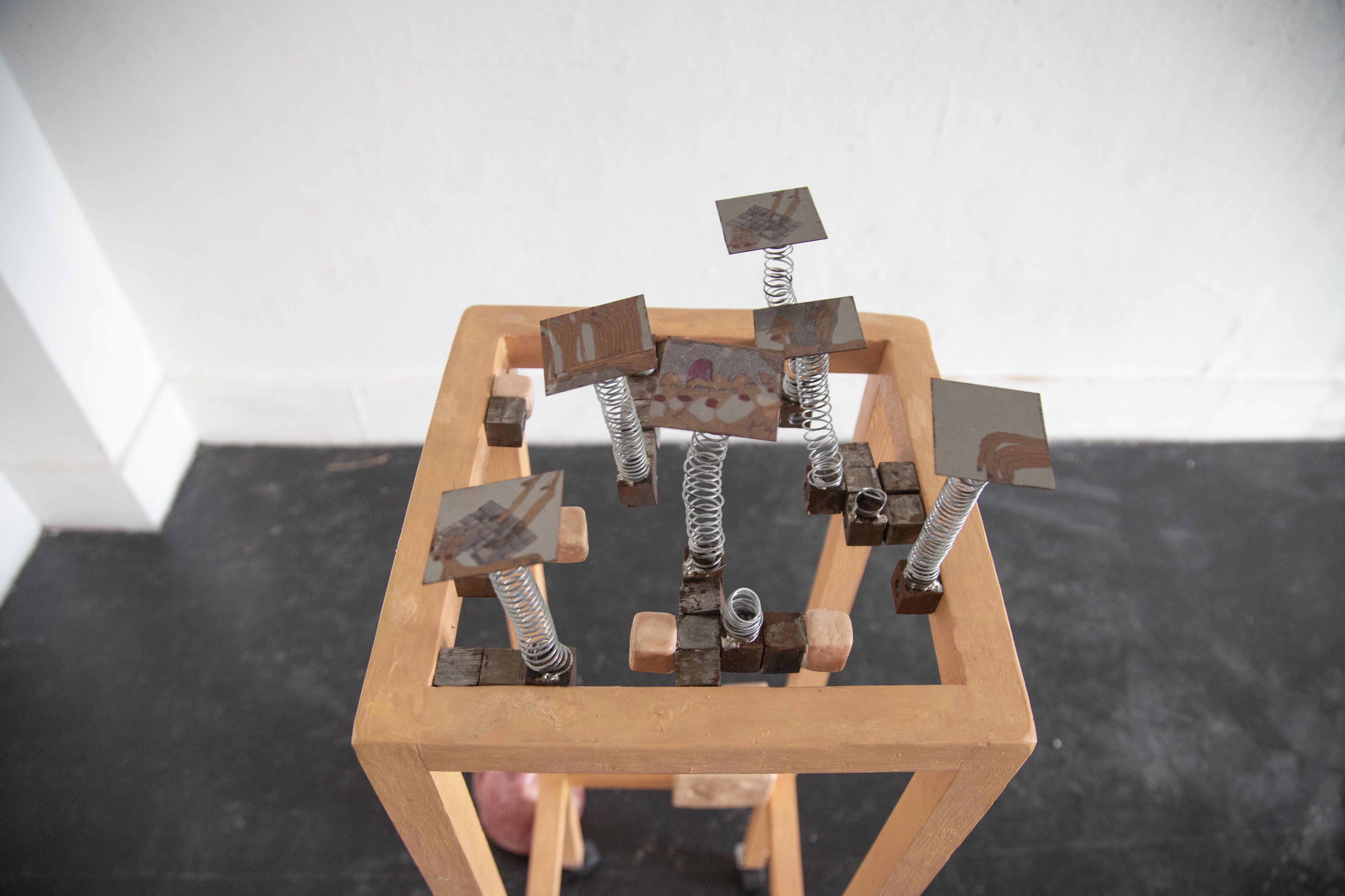 Schizophrenic table